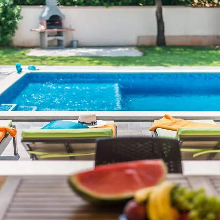 Vila Stylish In Li Njan With Swimming Pool *